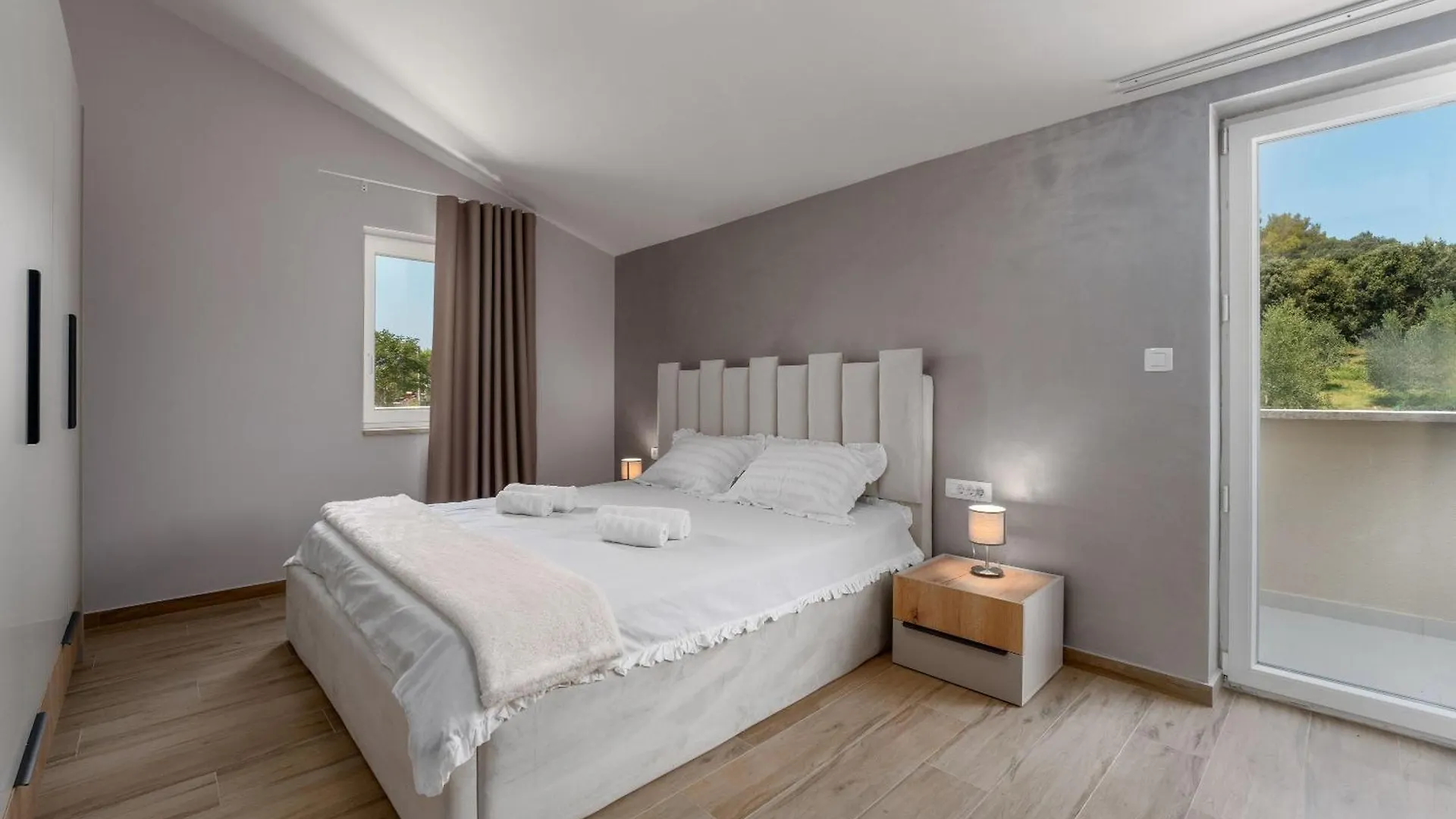 ורסאר Vila Paris וילה